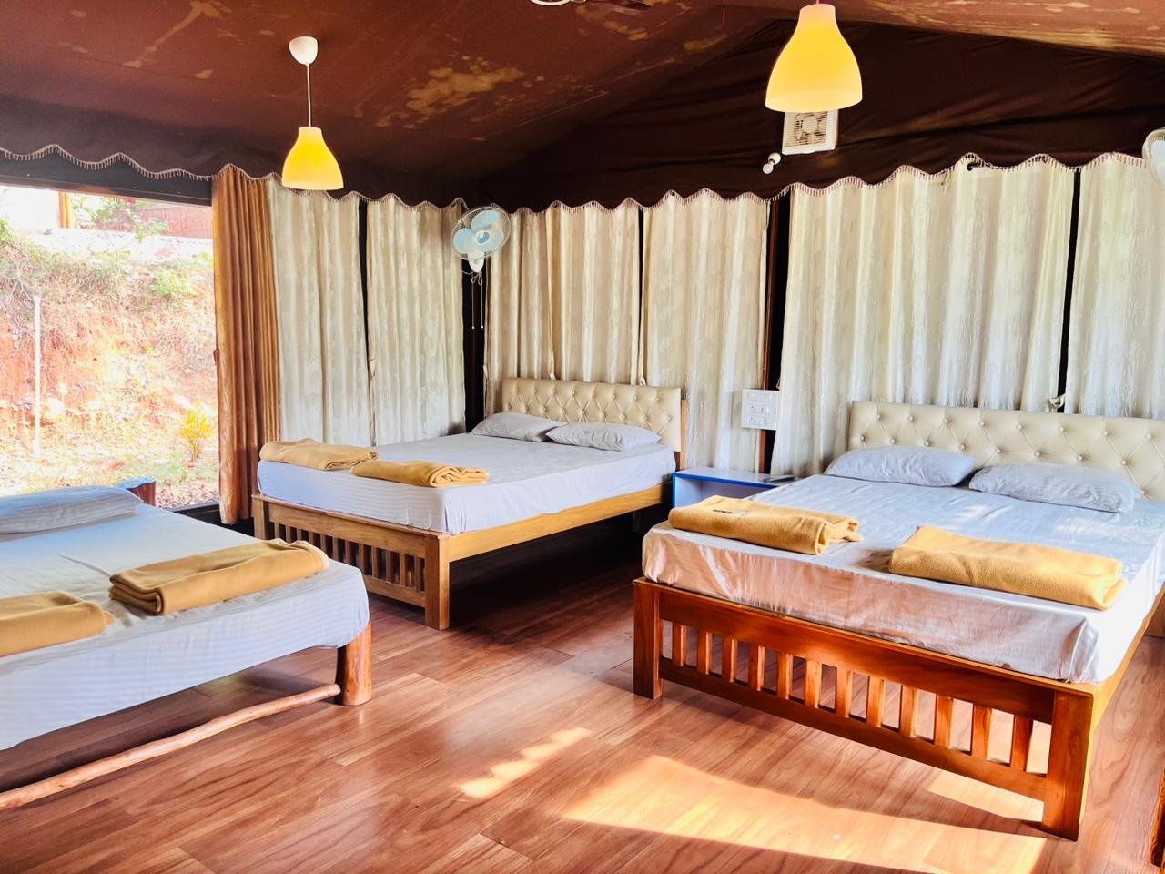 6 Sharing Commondo Tent