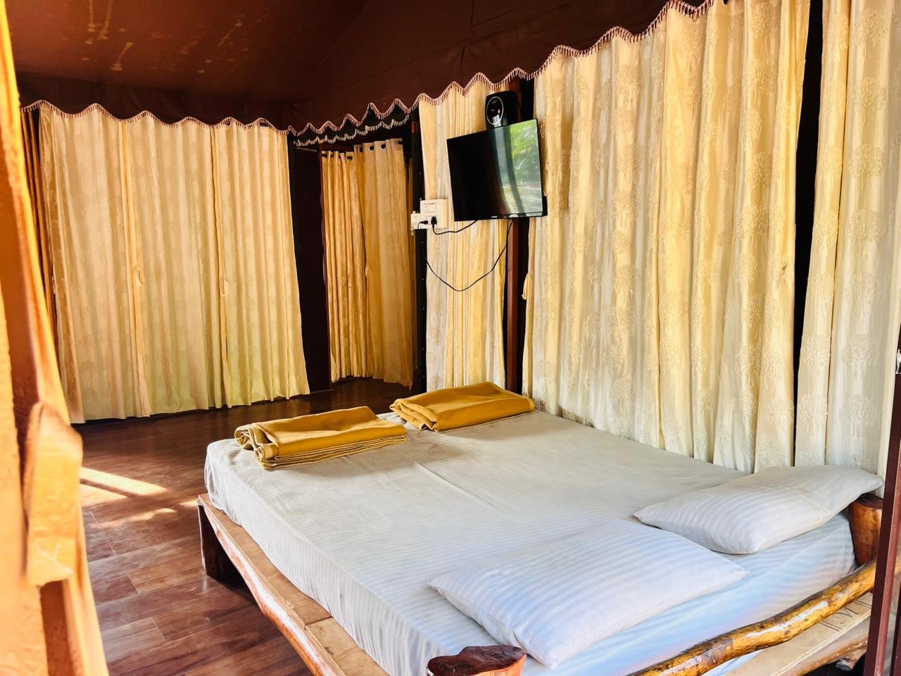 6 Sharing Commondo Tent