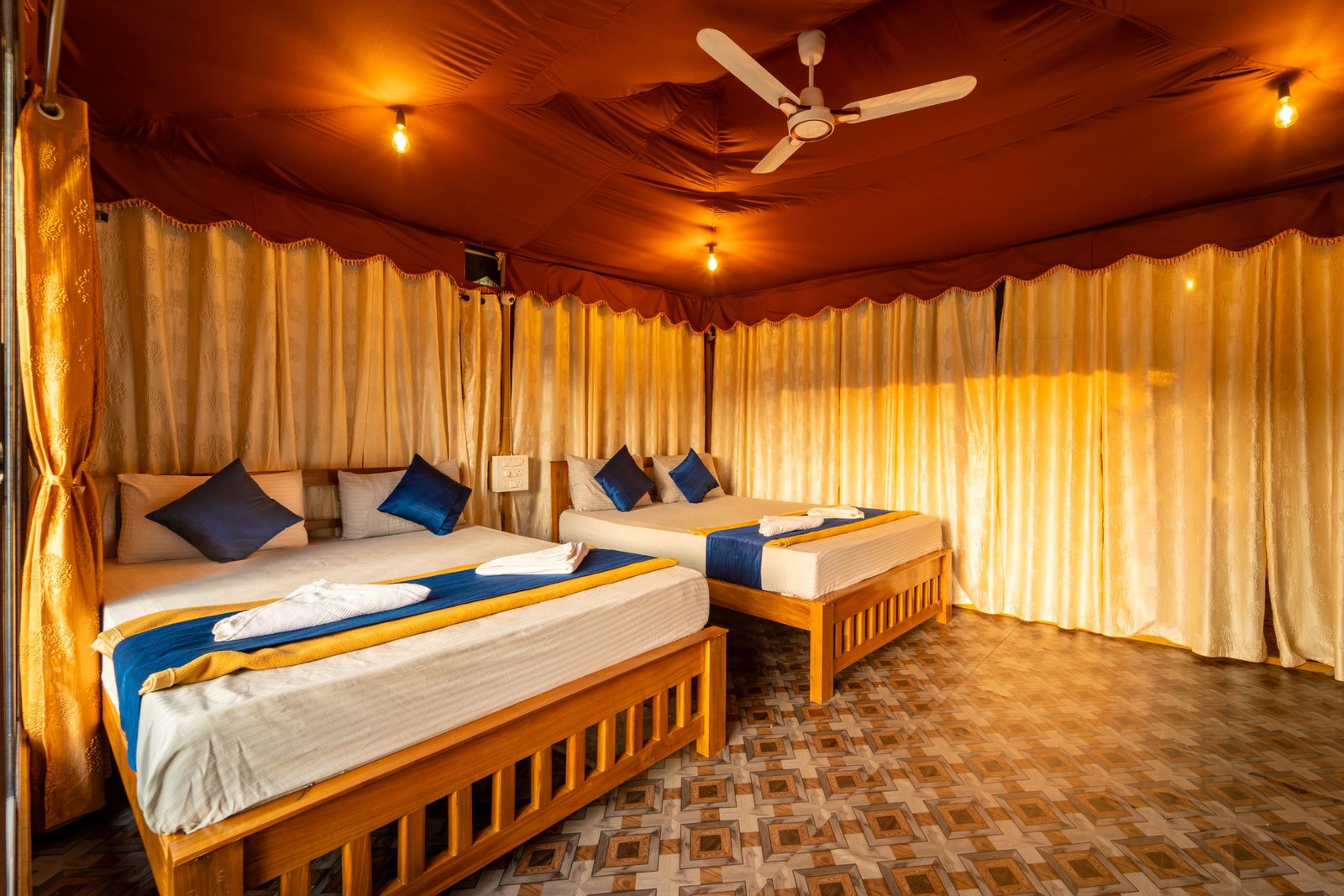 4 Sharing Commondo Tent